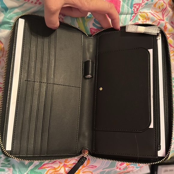 NWT Kate Spade Large Travel Wallet - Picture 2 of 3